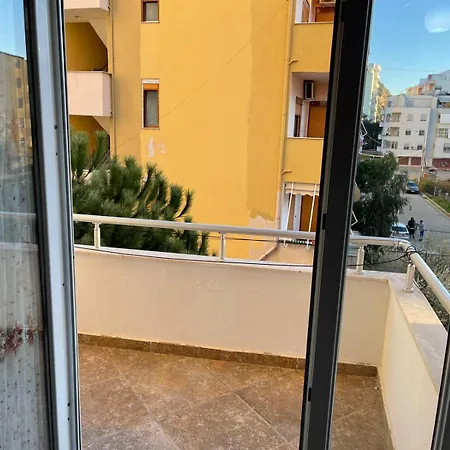 Me Qera Ditore 2+1 Apartment